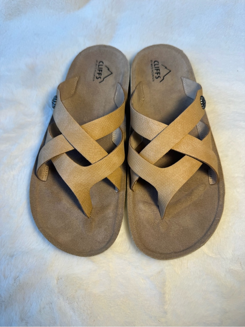 Cliffs by White Mountain Casual Tan Cross-Strap Sandals Size 9